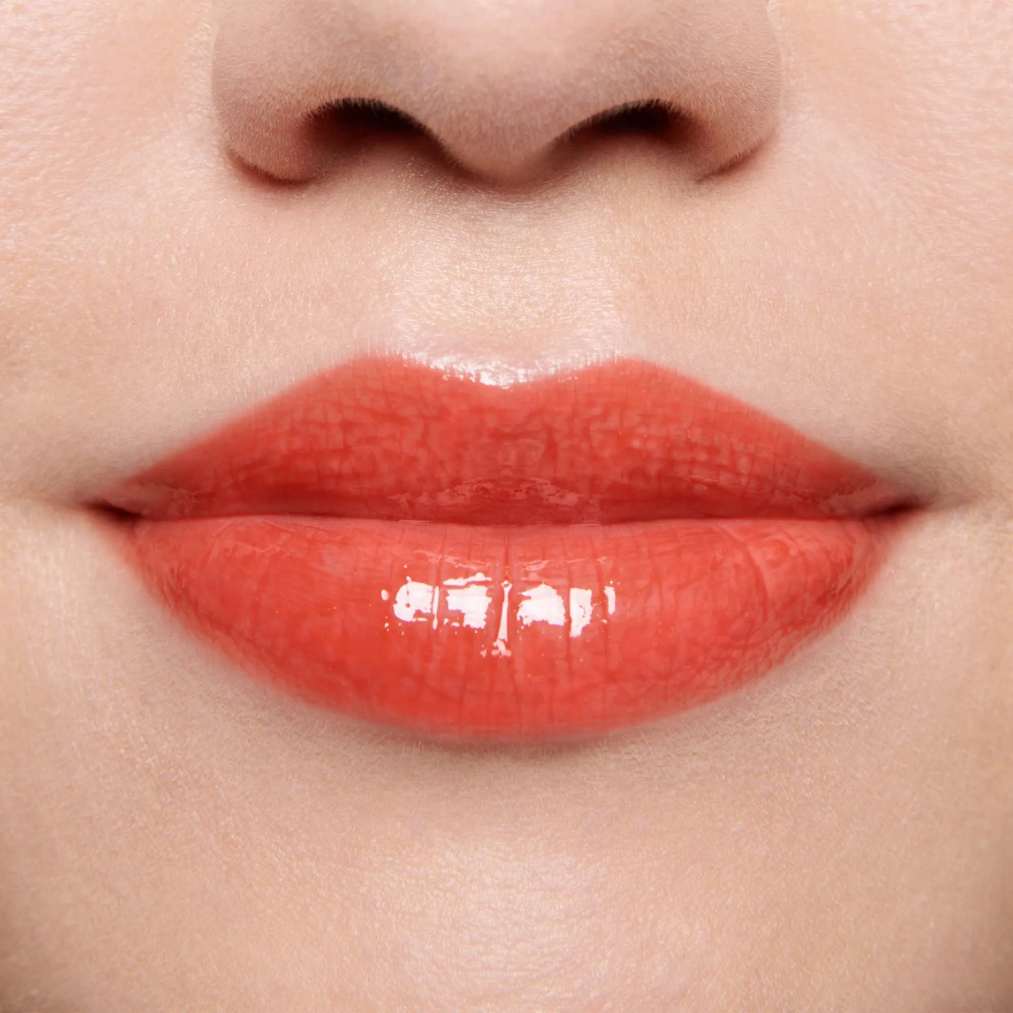 Dragon (Gloss Embrace Lip Gloss)